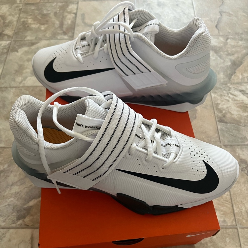 [NEW] Men's Nike Savaleos Weightlifting Shoes White CV5708-100 With Original box